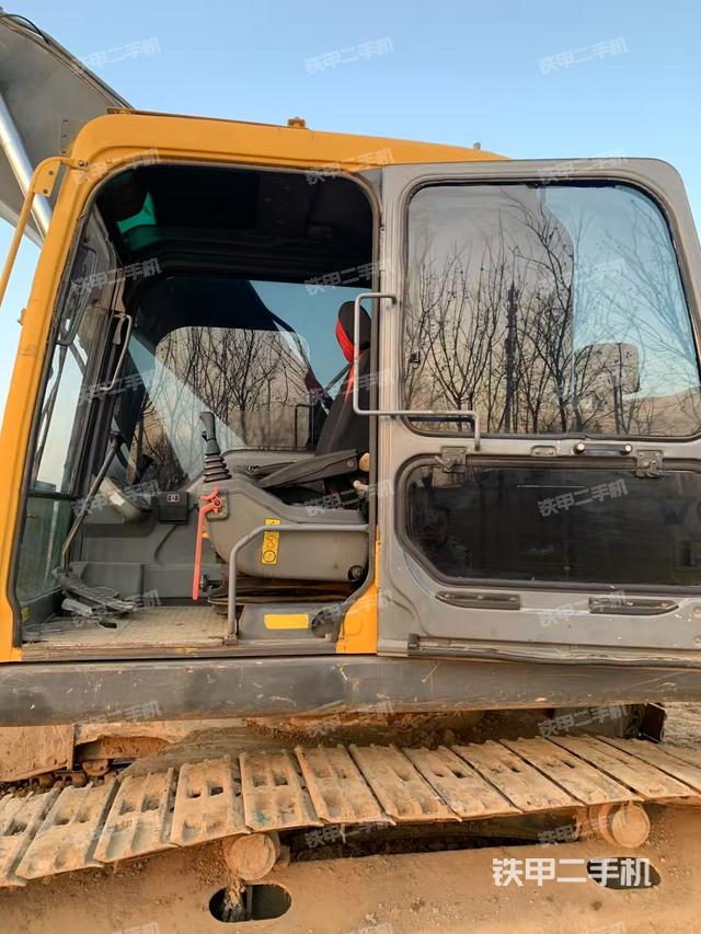 駕駛室整體（整機(jī)外觀）