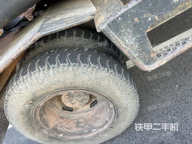 單側履帶整體(整機外觀) 單側履帶整體(整機外觀)