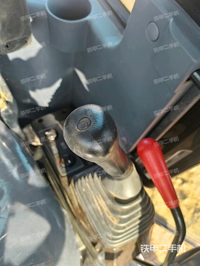 座椅左側(cè)控制臺(tái)/音響/含左手柄（駕駛室部分）