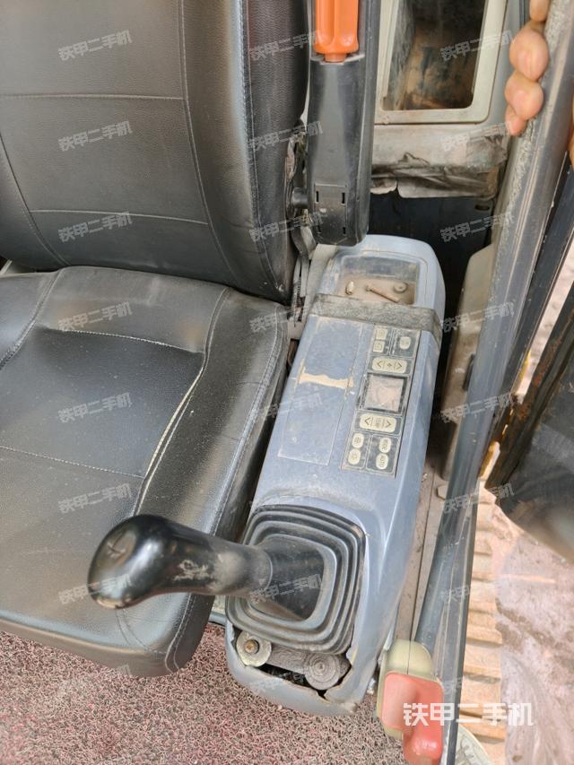 座椅后部(駕駛室部分) 座椅后部(駕駛室部分)