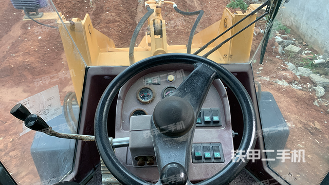 駕駛室工作臺(tái)（整機(jī)外觀及大件）