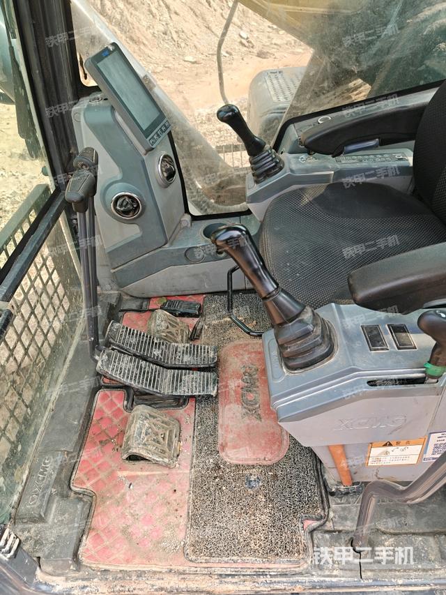 座椅右側(cè)控制臺(tái)/鑰匙門(mén)/油門(mén)/含右手柄（駕駛室部分）