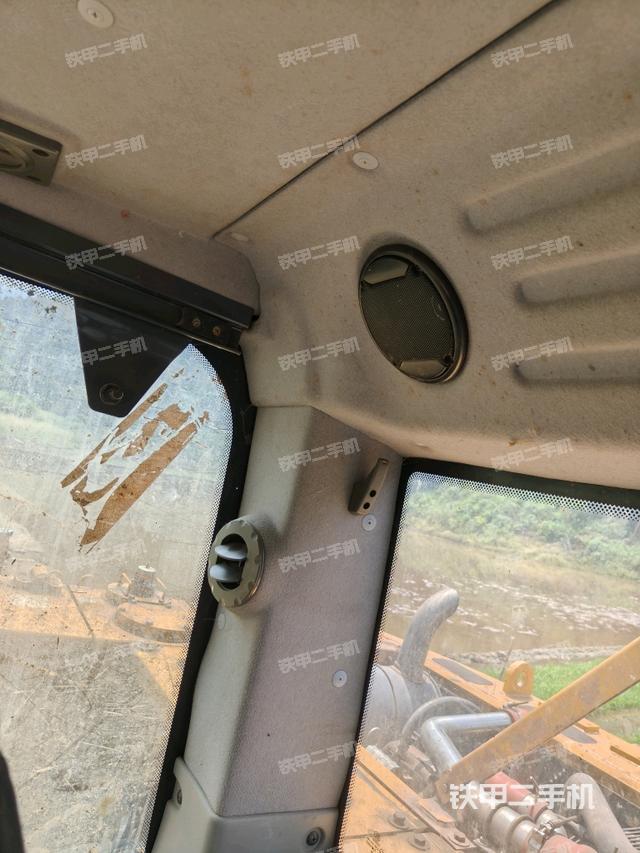 后窗玻璃角標(biāo)（駕駛室部分）