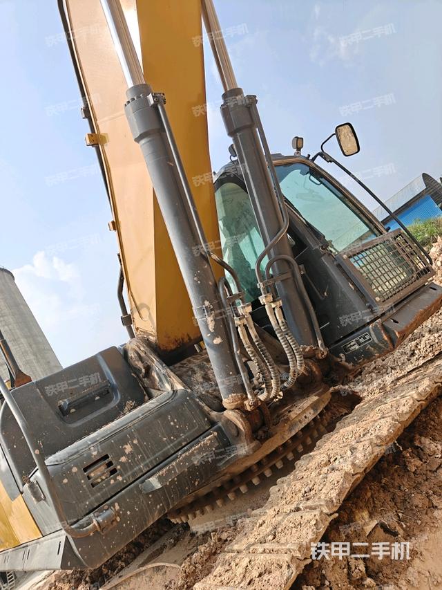 大臂背部俯視（工作和回轉(zhuǎn)裝置）