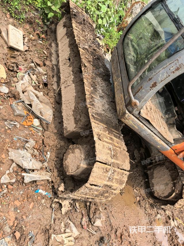 左側(cè)履帶整體?(行走機(jī)構(gòu)) 左側(cè)履帶整體?(行走機(jī)構(gòu))