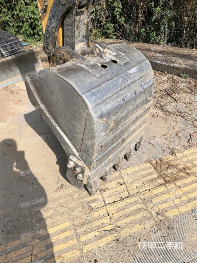 鏟斗右后整體（工作和回轉(zhuǎn)裝置）