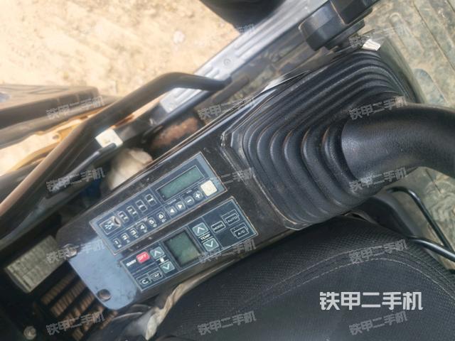 座椅左側(cè)控制臺(tái)/音響/含左手柄（駕駛室部分）