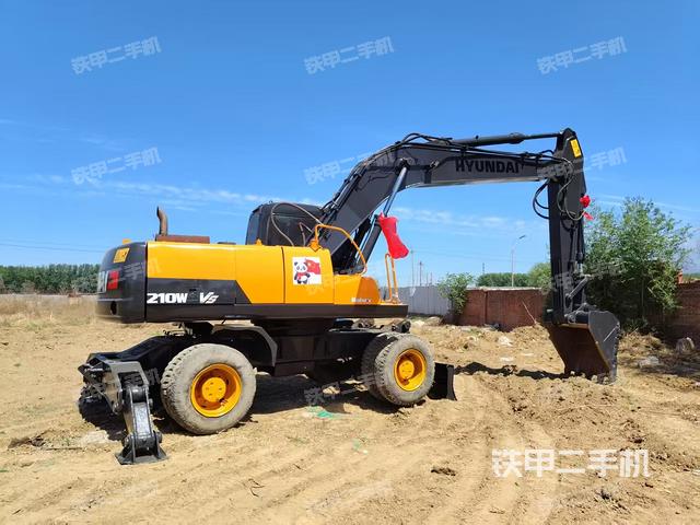 整機(jī)右后45°(整機(jī)外觀) 整機(jī)右后45°(整機(jī)外觀)