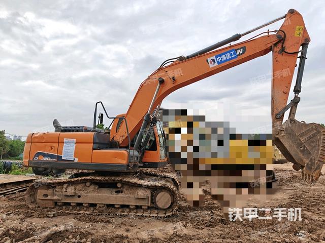 左后45(整機(jī)外觀) 左后45(整機(jī)外觀)