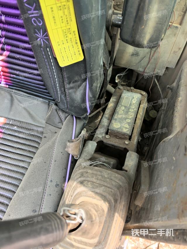 座椅左側(cè)控制臺(tái)/音響/含左手柄(駕駛室部分) 座椅左側(cè)控制臺(tái)/音響/含左手柄(駕駛室部分)