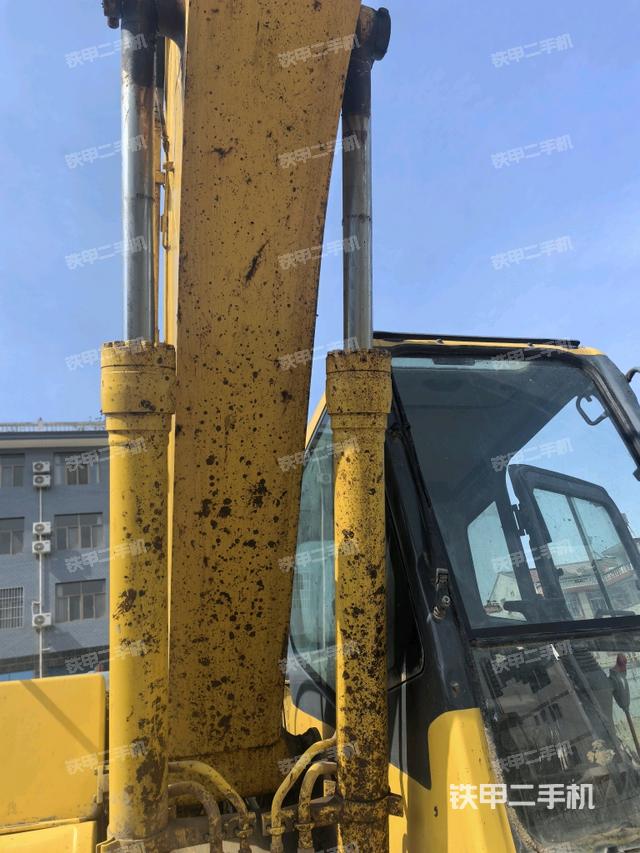 大臂油缸整體?豎拍（工作和回轉(zhuǎn)裝置）