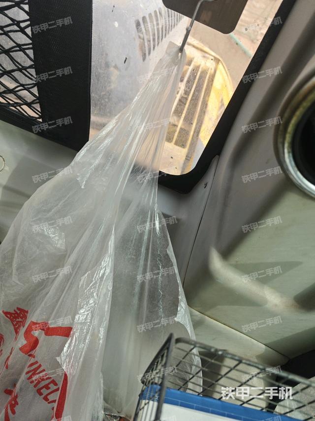 后窗玻璃角標（駕駛室部分）