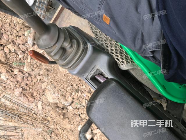 座椅左側(cè)控制臺(tái)/音響/含左手柄（駕駛室部分）