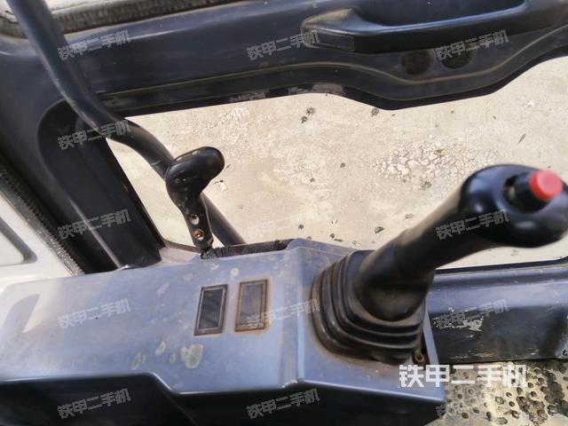 座椅左側(cè)控制臺(tái)/音響/含左手柄(駕駛室部分) 座椅左側(cè)控制臺(tái)/音響/含左手柄(駕駛室部分)