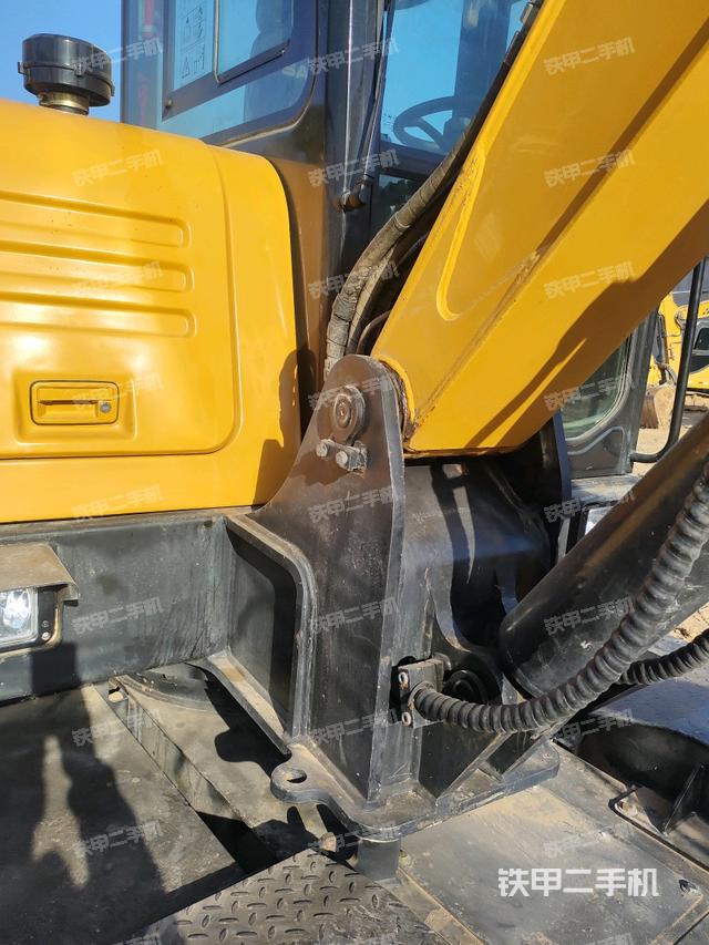 大臂根部?斜（工作和回轉(zhuǎn)裝置）