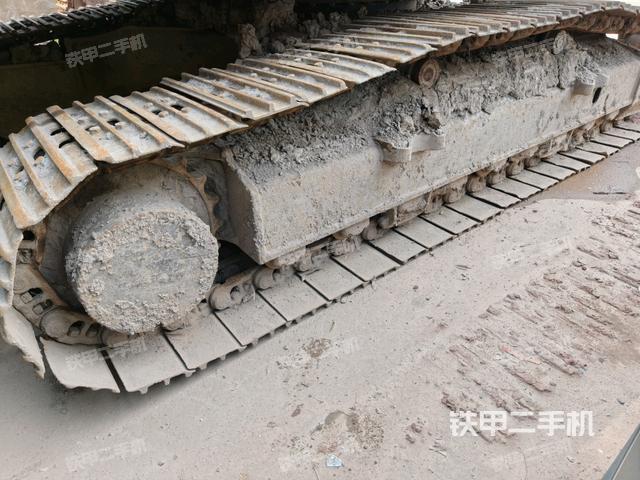 左側(cè)履帶整體?(行走機(jī)構(gòu)) 左側(cè)履帶整體?(行走機(jī)構(gòu))