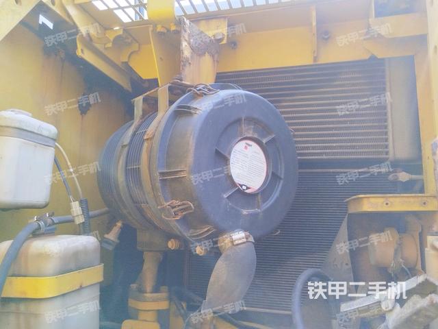 散熱器正面(大件艙室) 散熱器正面(大件艙室)