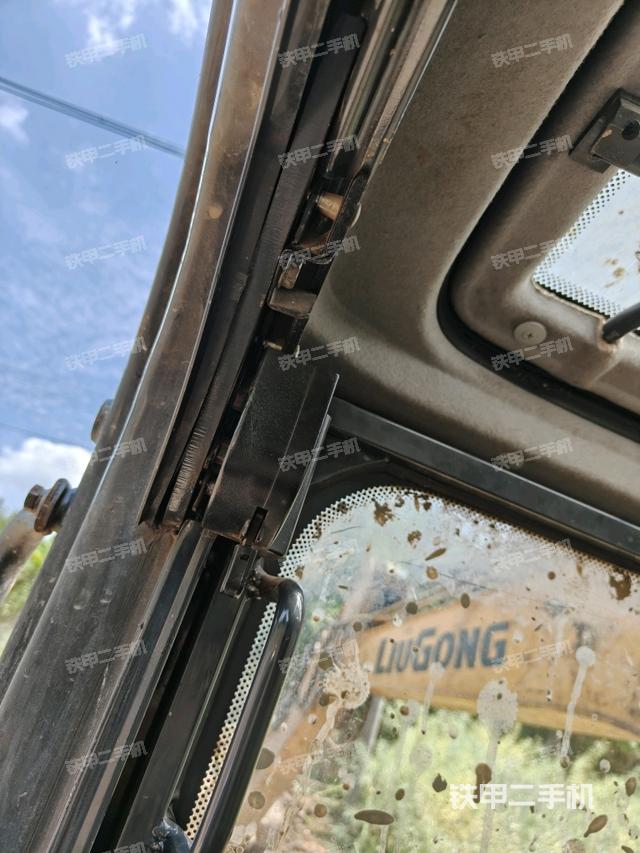 座椅右側(cè)控制臺/鑰匙門/油門/含右手柄（駕駛室部分）