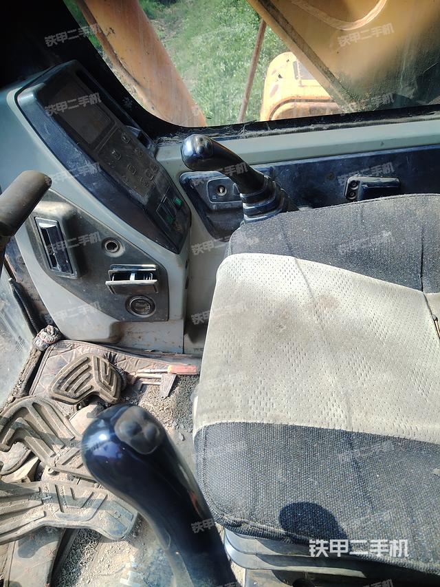 驾驶室整体（整机外观）