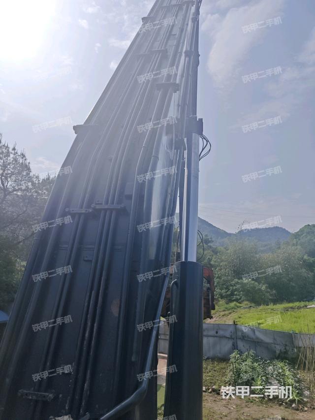 大臂背部俯視(工作和回轉(zhuǎn)裝置) 大臂背部俯視(工作和回轉(zhuǎn)裝置)