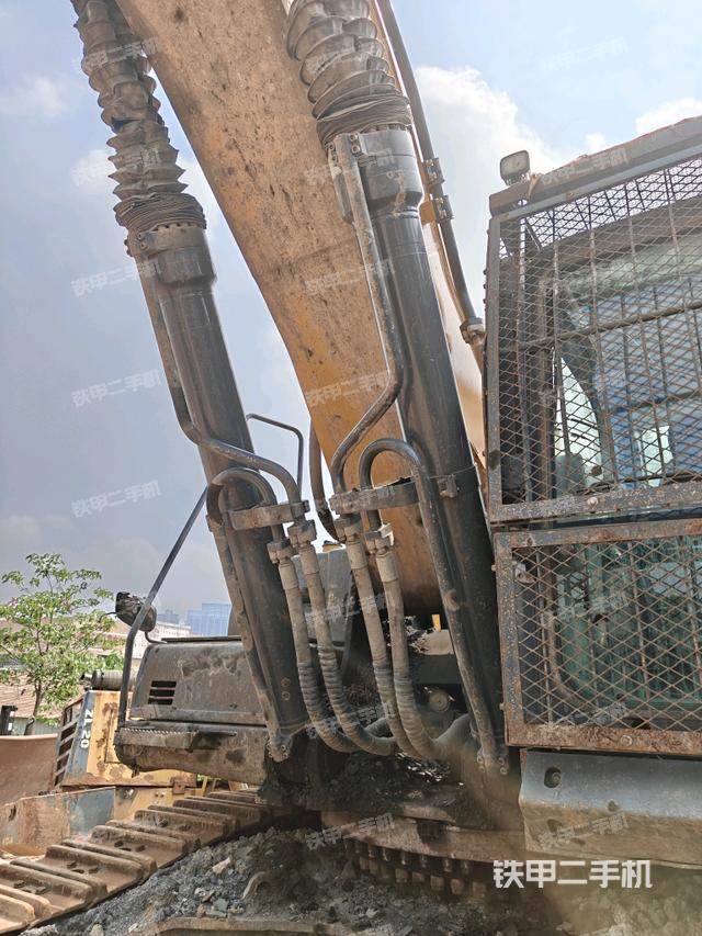 大臂根部 斜视（工作和回转装置）