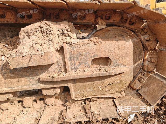 右側(cè)履帶整體(行走機(jī)構(gòu)) 右側(cè)履帶整體(行走機(jī)構(gòu))