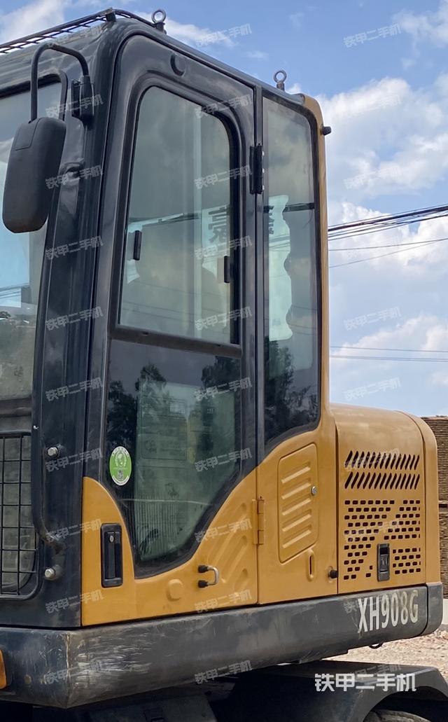 駕駛室整體(整機外觀) 駕駛室整體(整機外觀)