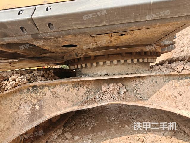 左側(cè)履帶整體?（行走機(jī)構(gòu)）