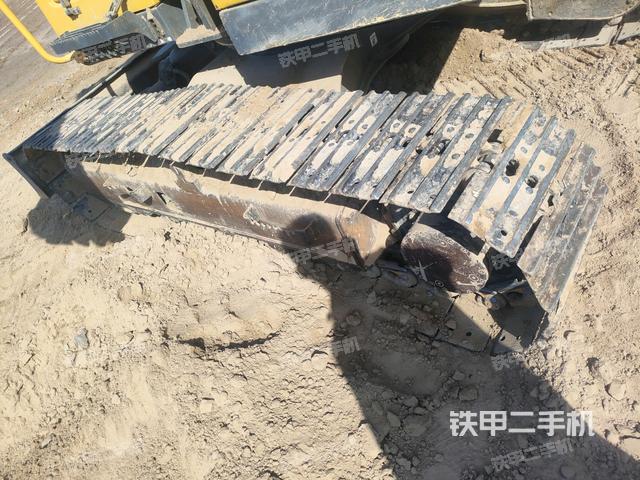 右側(cè)履帶整體?(行走機構(gòu)) 右側(cè)履帶整體?(行走機構(gòu))