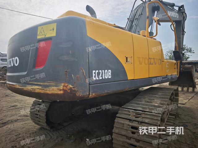 整機(jī)右后45°(整機(jī)外觀) 整機(jī)右后45°(整機(jī)外觀)