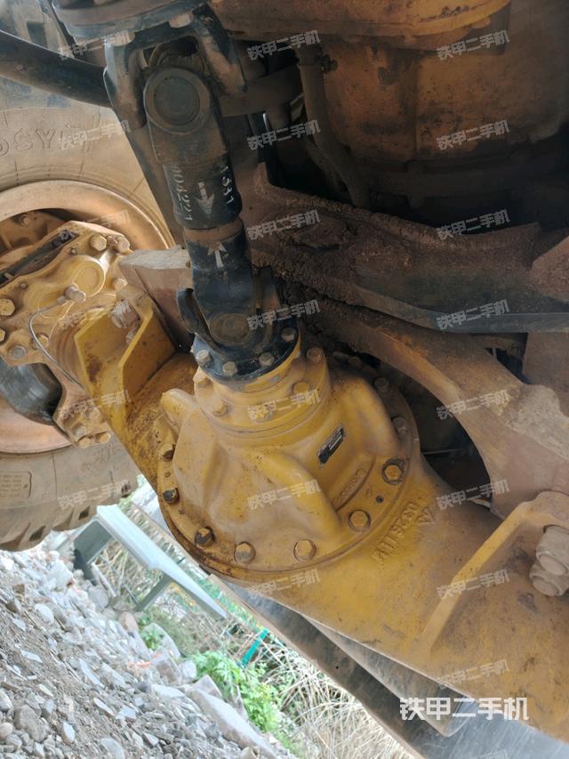 后驅(qū)動橋(液壓/傳動系統(tǒng)) 后驅(qū)動橋(液壓/傳動系統(tǒng))