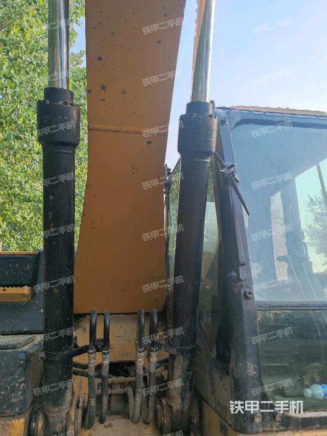 大臂油缸整體?豎拍（工作和回轉(zhuǎn)裝置）