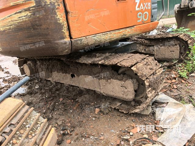 轉(zhuǎn)盤和下車架正前(工作和回轉(zhuǎn)裝置) 轉(zhuǎn)盤和下車架正前(工作和回轉(zhuǎn)裝置)