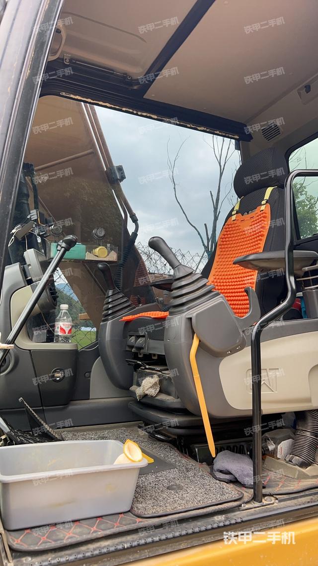 驾驶室整体（整机外观）