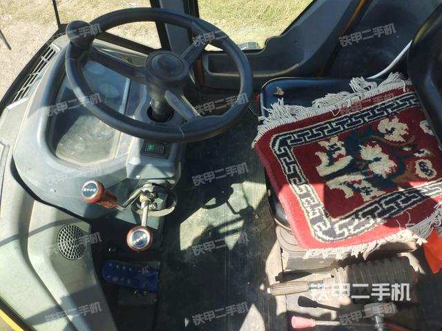 后玻璃角標(biāo)（壓路機(jī)駕駛室）