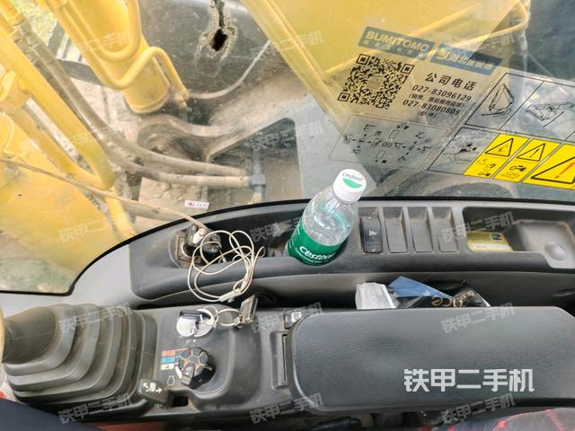 座椅左側(cè)控制臺(tái)/音響/含左手柄(駕駛室部分) 座椅左側(cè)控制臺(tái)/音響/含左手柄(駕駛室部分)