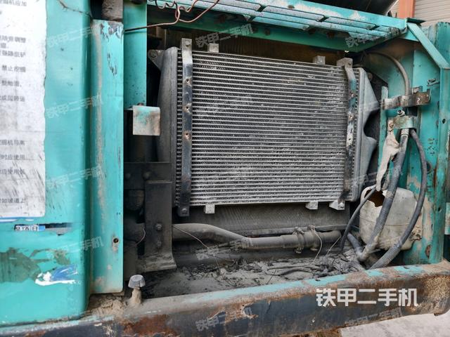 散熱器正面(大件艙室) 散熱器正面(大件艙室)