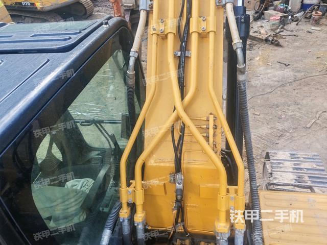 大臂背部俯視（工作和回轉(zhuǎn)裝置）