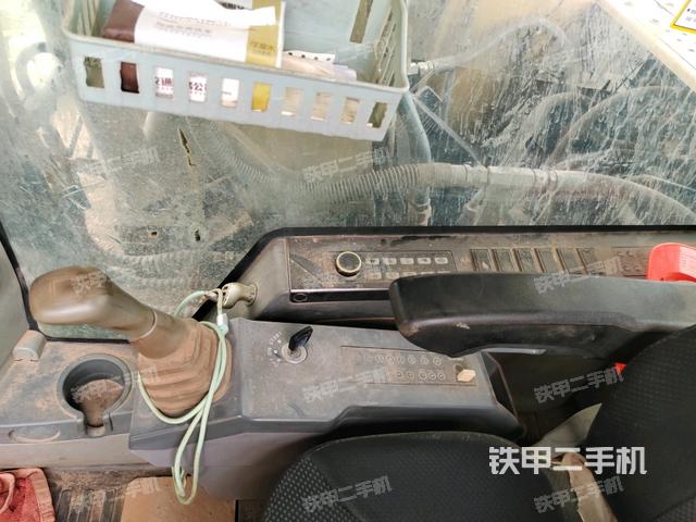 后窗玻璃角标（驾驶室部分）