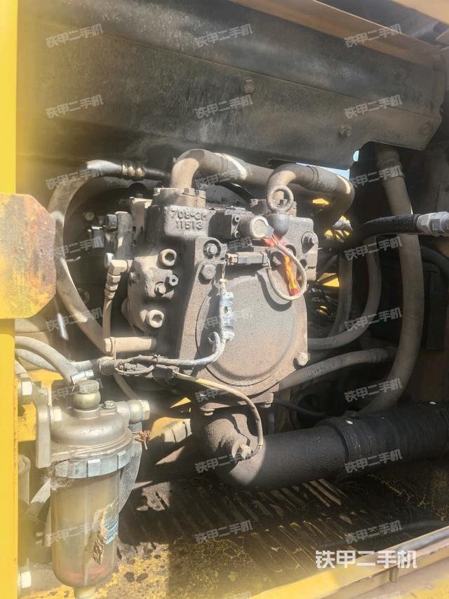 液壓泵斜45?左（大件艙室）