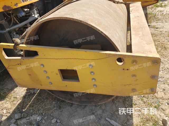 前車架正左側(cè)（壓路機(jī)前后車架）