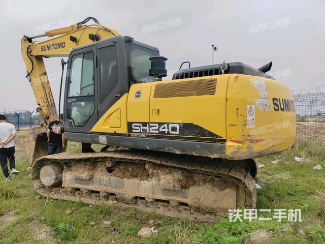 住友SH210-6挖掘机的设备实拍-第3张实拍照片
