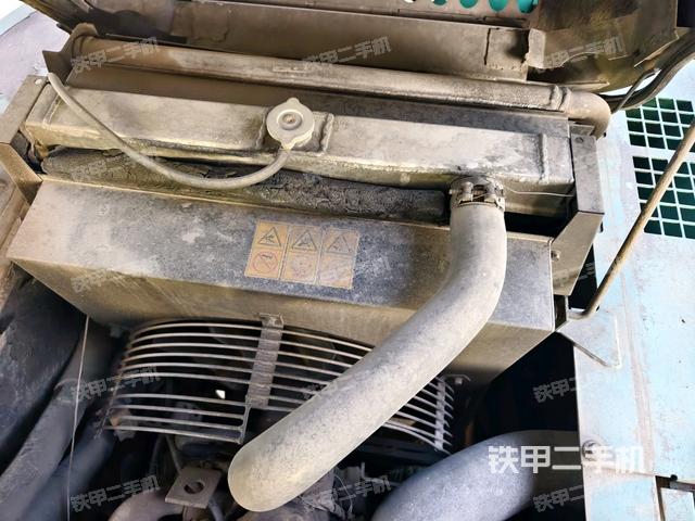 氣門室蓋螺絲特寫(上車部件) 氣門室蓋螺絲特寫(上車部件)