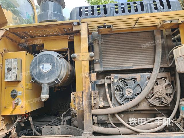 液壓泵斜45?左(大件艙室) 液壓泵斜45?左(大件艙室)