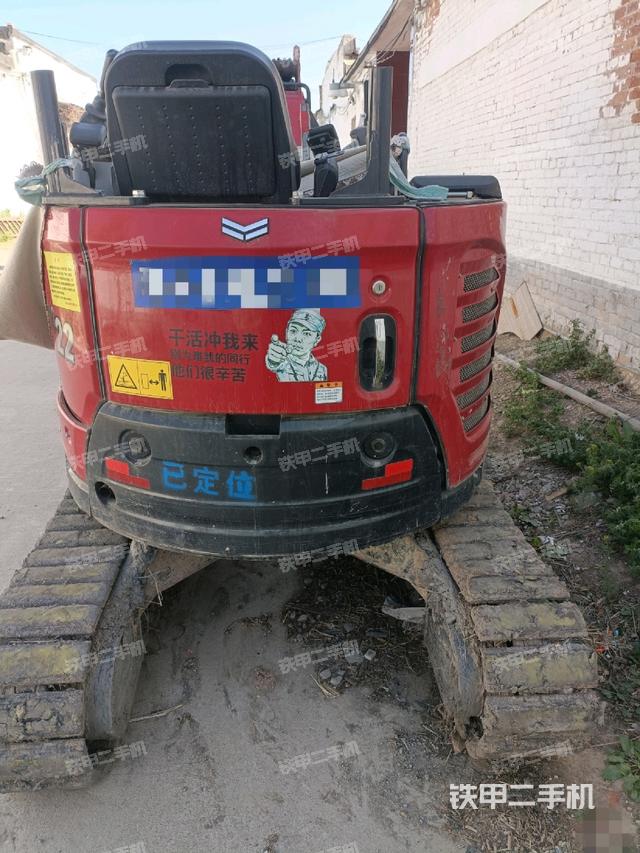 駕駛室整體(整機(jī)外觀) 駕駛室整體(整機(jī)外觀)