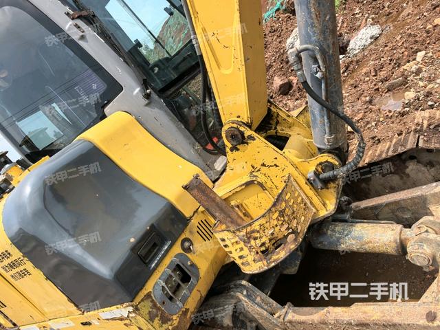 大臂根部?斜（工作和回轉(zhuǎn)裝置）