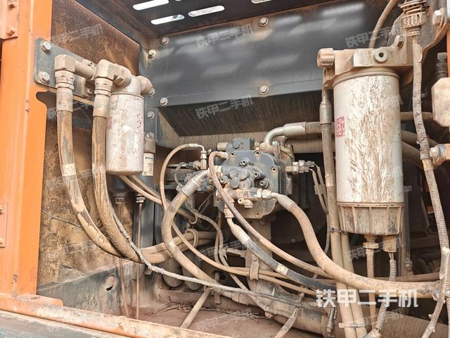 液壓泵室(大件艙室) 液壓泵室(大件艙室)