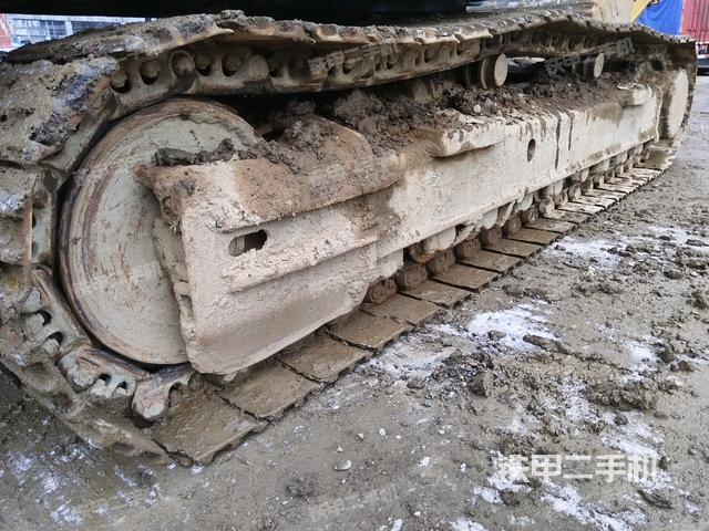 左側(cè)履帶整體?(行走機(jī)構(gòu)) 左側(cè)履帶整體?(行走機(jī)構(gòu))