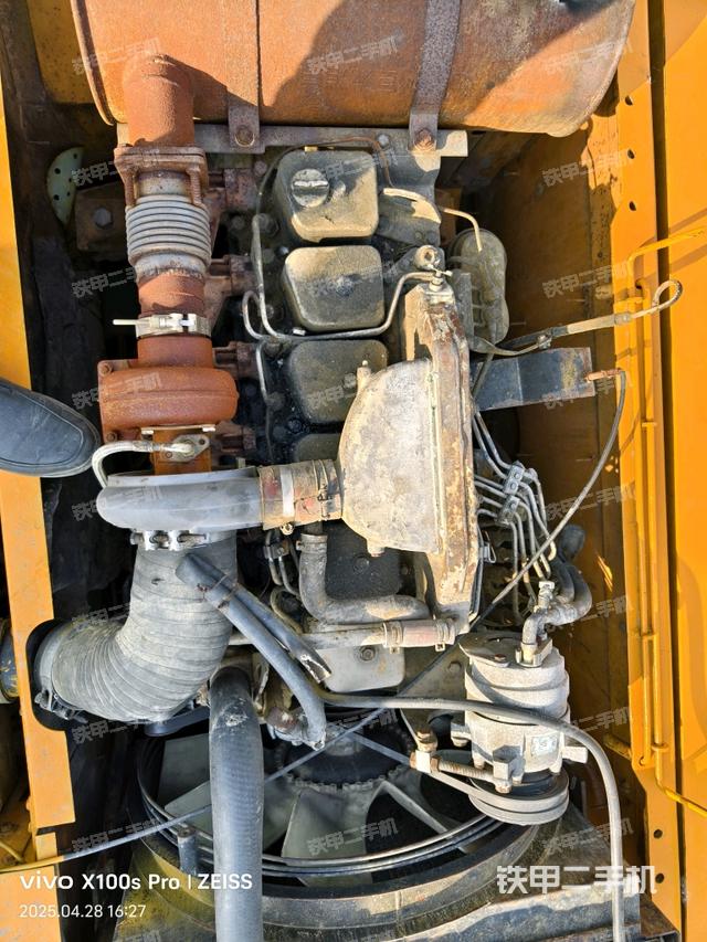 發(fā)動(dòng)機(jī)整體俯視(整機(jī)外觀) 發(fā)動(dòng)機(jī)整體俯視(整機(jī)外觀)