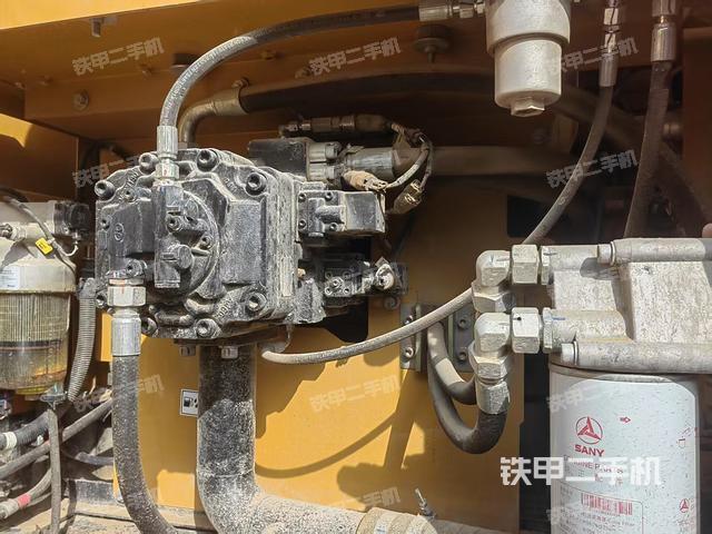 液壓泵斜45?左（大件艙室）